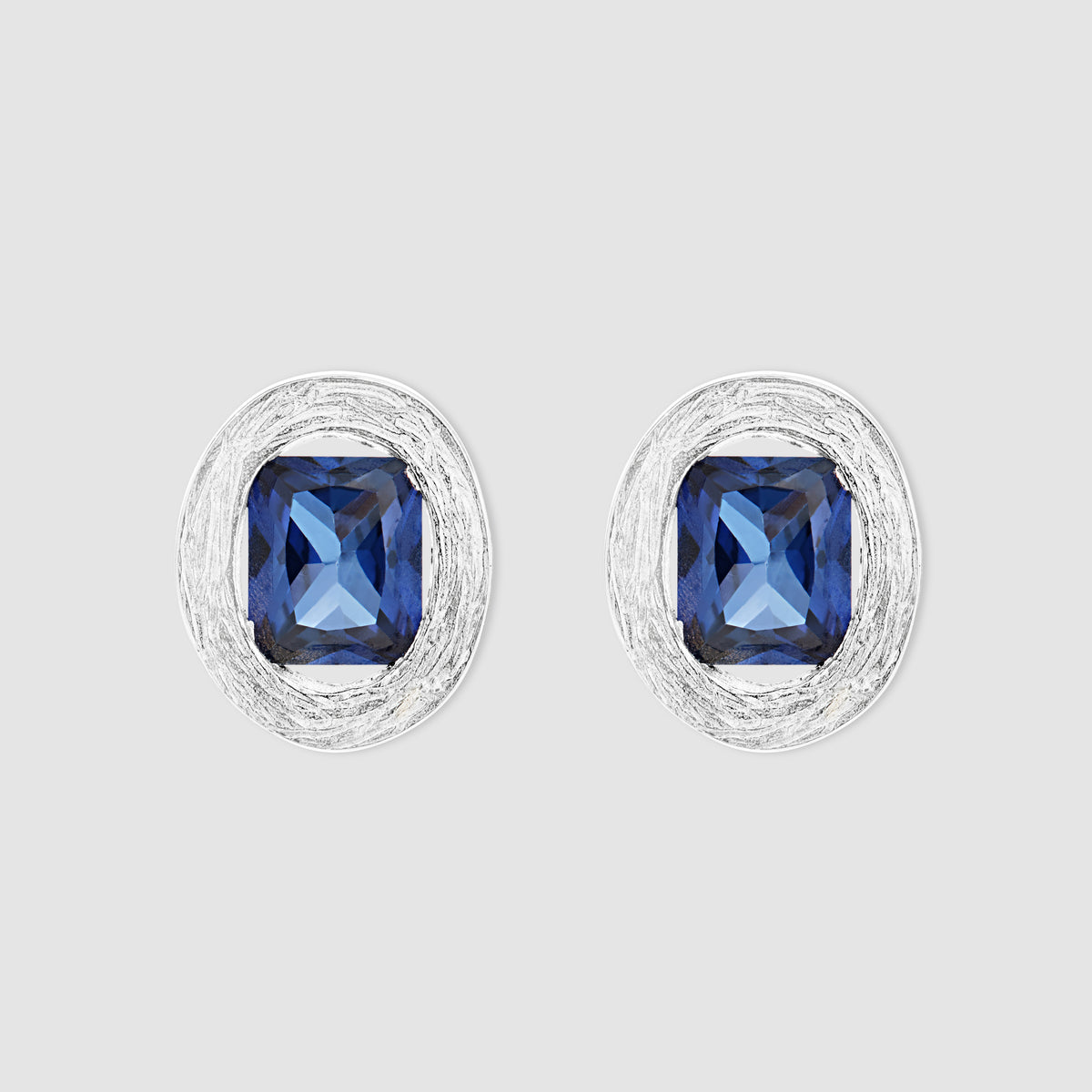 Opposite Studs - Oval