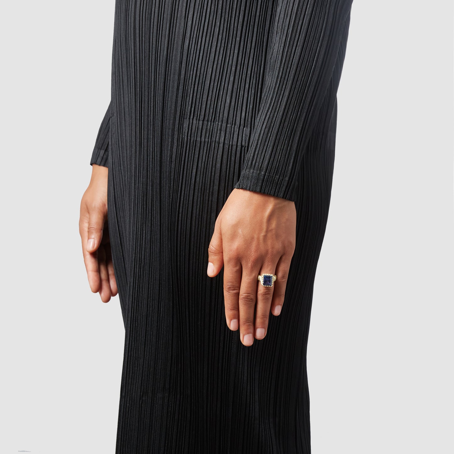 Baguette Cut Bound Willow Ring - Blue - Gold