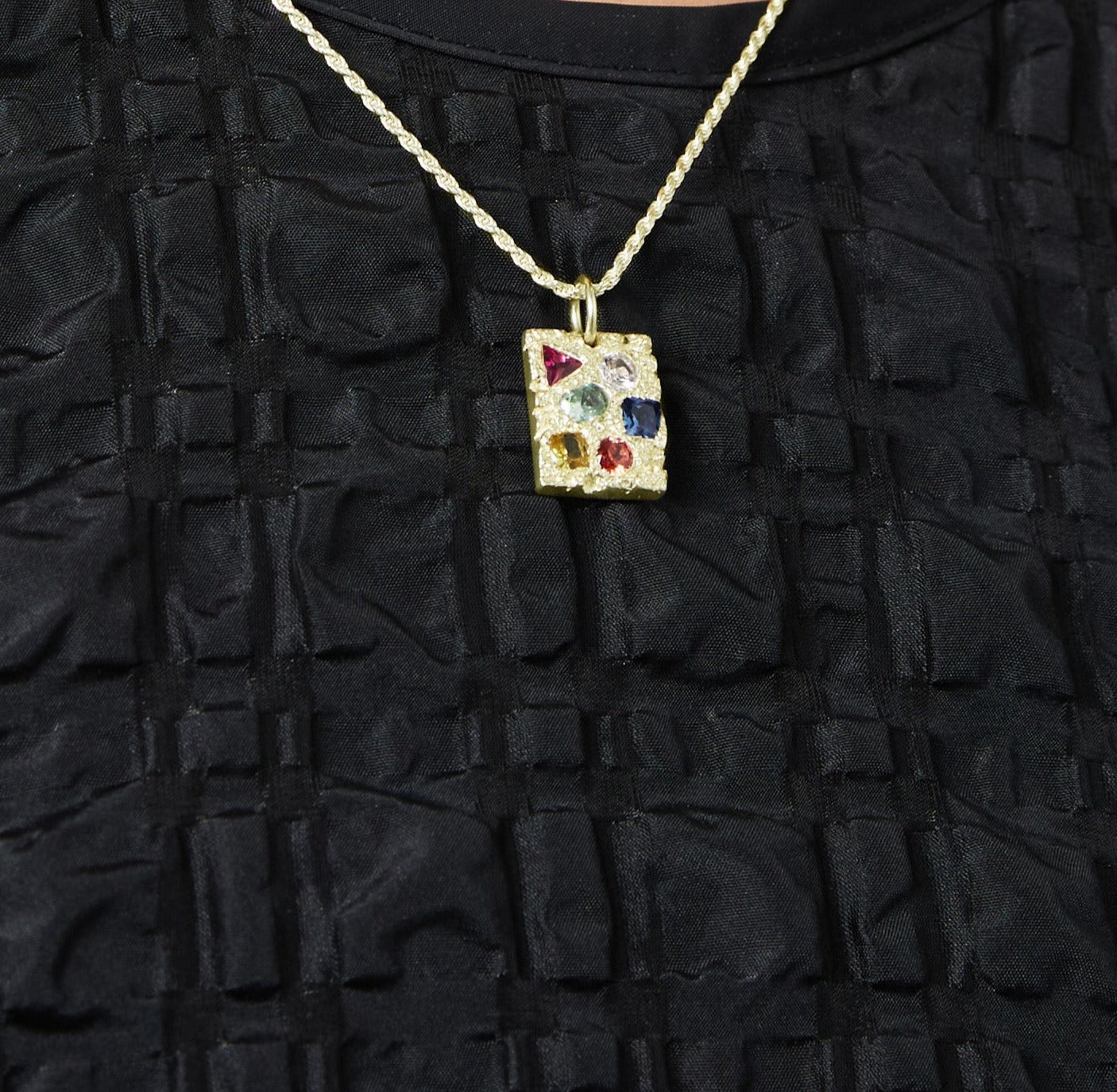 Cottage Rose Garden Pendant - Gold
