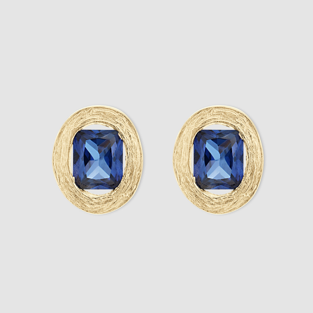 Opposite Studs - Oval