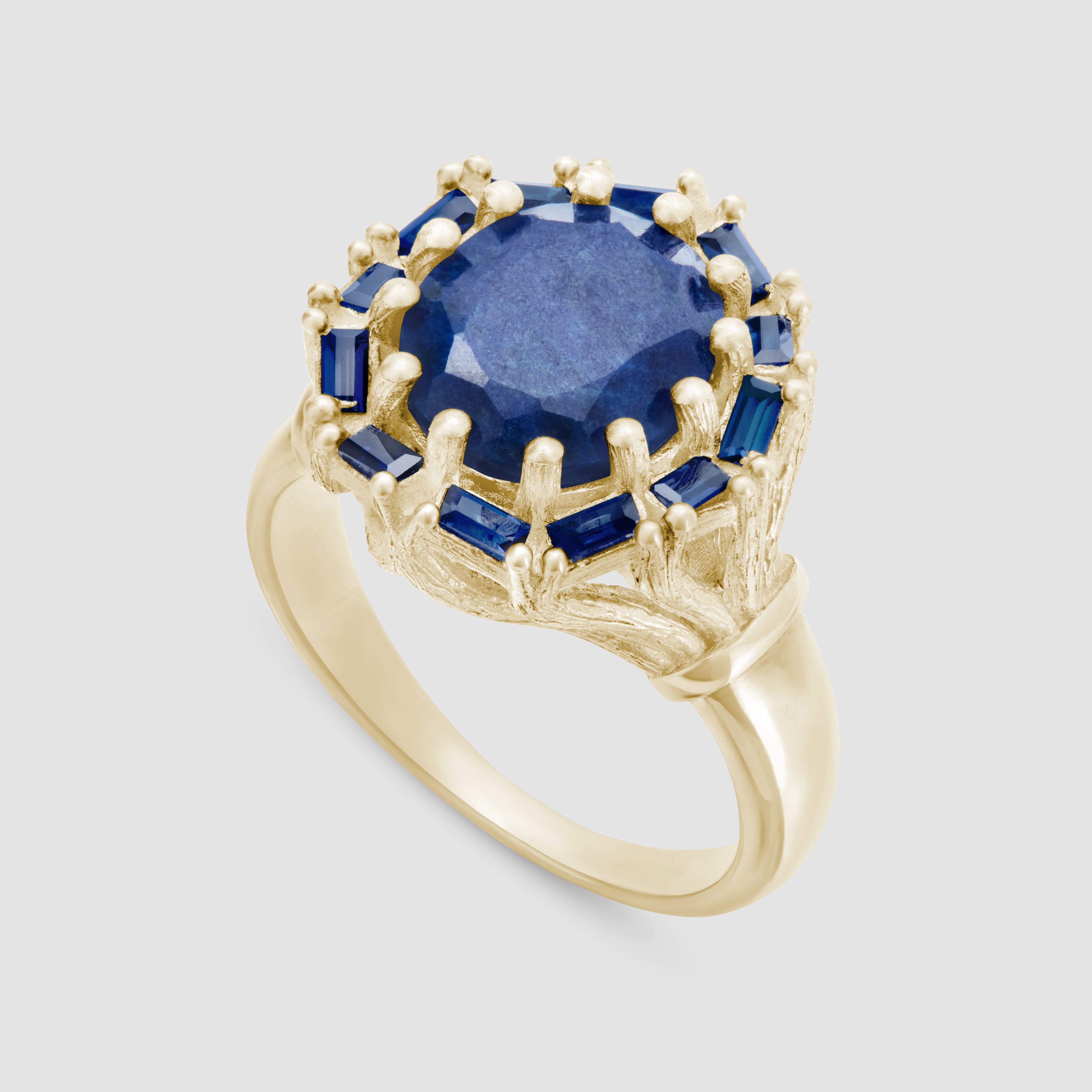 The Artists Cluster Ring