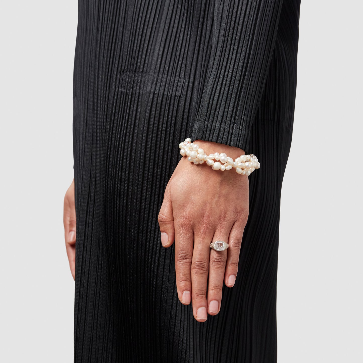 The Antique Hanging Pearl Bracelet